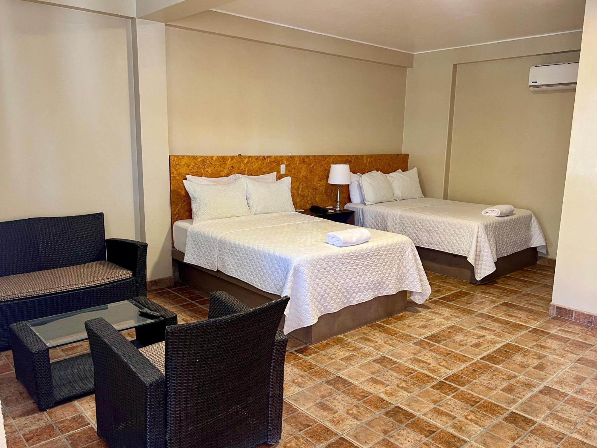 Hotel El Huacachinero Ica Esterno foto
