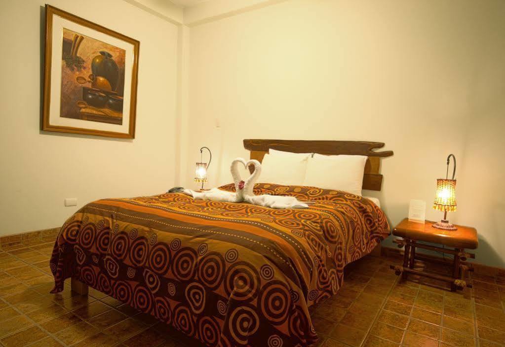 Hotel El Huacachinero Ica Esterno foto